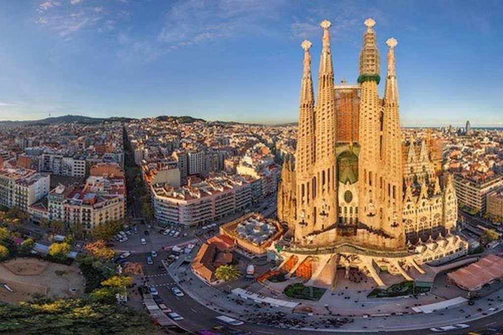 7 Pax Montserrat Ramblas Barcelona Exterior foto